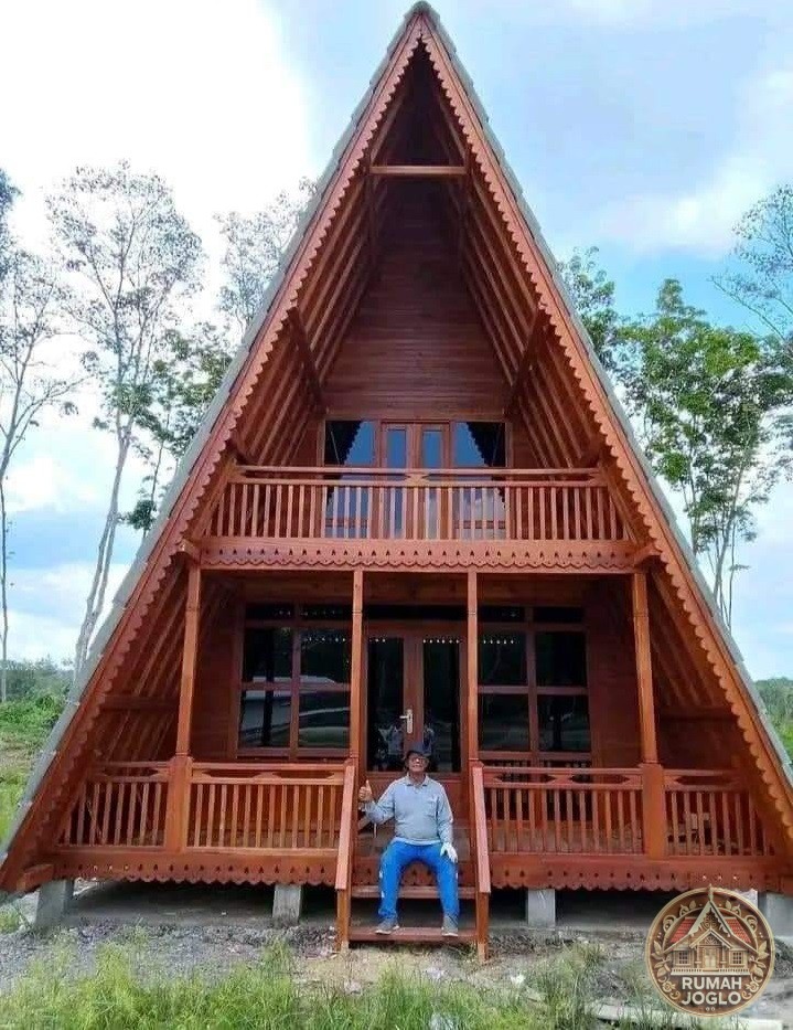 Rumah Kayu Segitiga